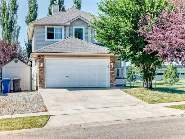 124 NE West Lakeview Dr, Chestermere, AB T1X 1J1