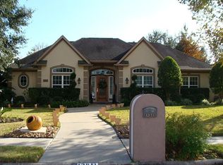 12811 Rochester Ct, Santa Fe, TX 77510