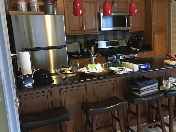 3rd image of 1524 Cove Dr #244A