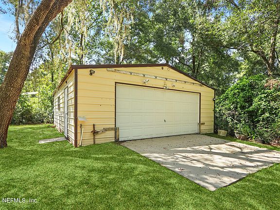 3rd image of 4612 TARRAGON Avenue