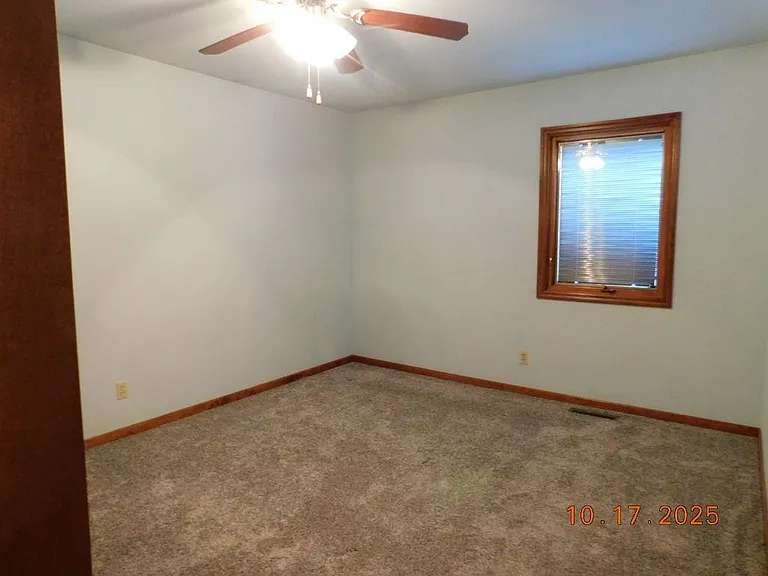 1710 Alpha St — Photo 6