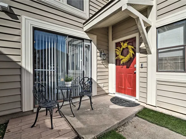 2101 Barak Ln APT 11, Bryan, TX 77802