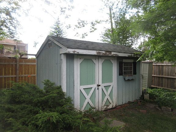 5th image of 472 N Fairlawn Ave