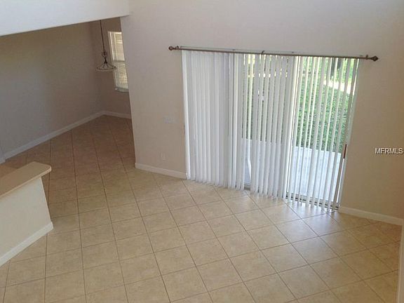 4th image of 979 Marisa Ln