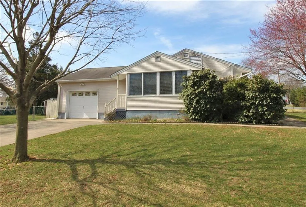 1446 Joseph St photo 1