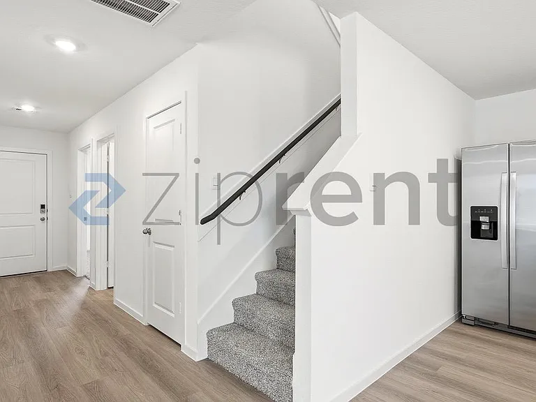 3004 Fall Gold Ln — Photo 9