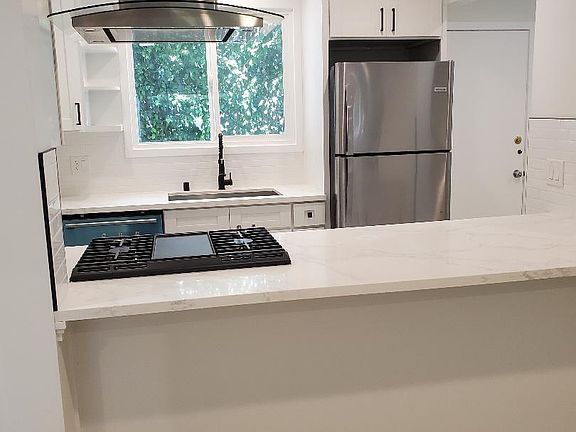 4th image of 1485 S Beverly Dr APT 2