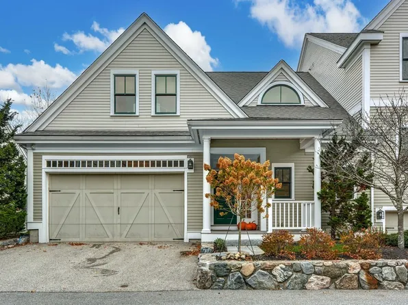 42 Courtyard Pl, Lexington, MA 02420