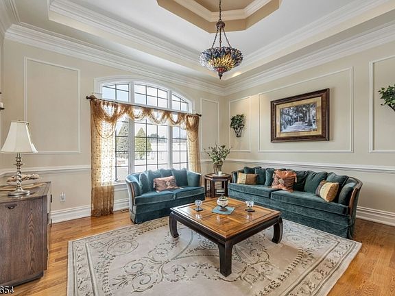 5th image of 248 Old Turnpike Rd