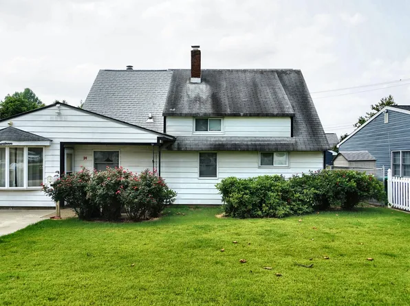 14 Appletree Dr, Levittown, PA 19055