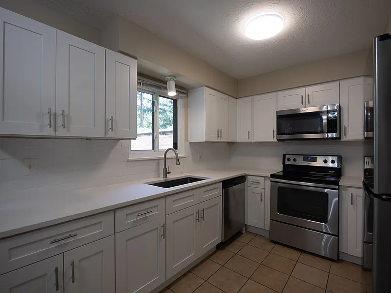 4445 Cushing Ln — Photo 8