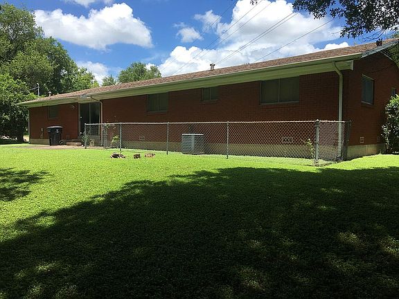 4th image of 2200 Mount Carmel Dr