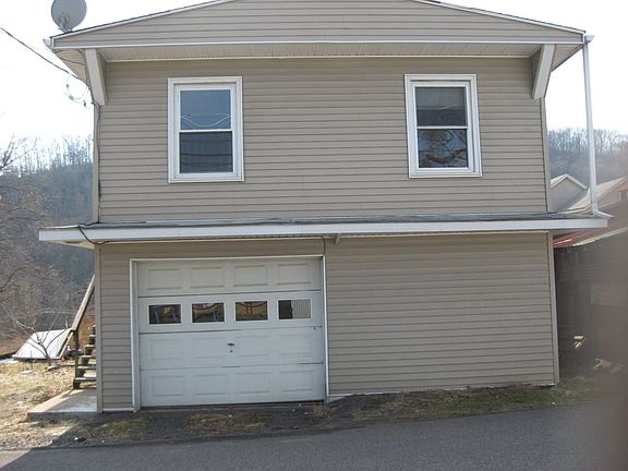 Front Garage with Apartment