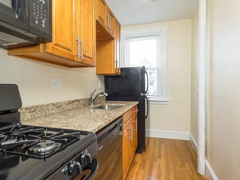 136 & 138 Highland Avenue — Photo 22