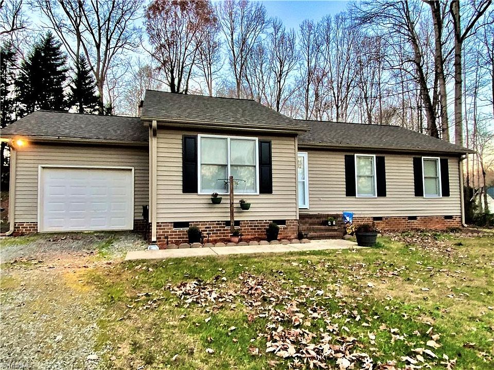 1st image of 230 Deerfield Ct