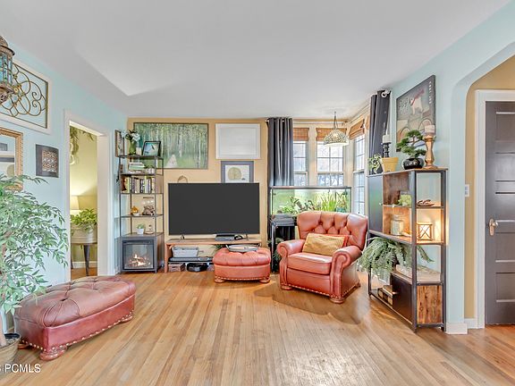 4th image of 1380 24th St