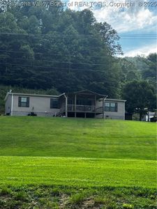 92 Main Smokehouse Rd, Chapmanville, WV, 25508