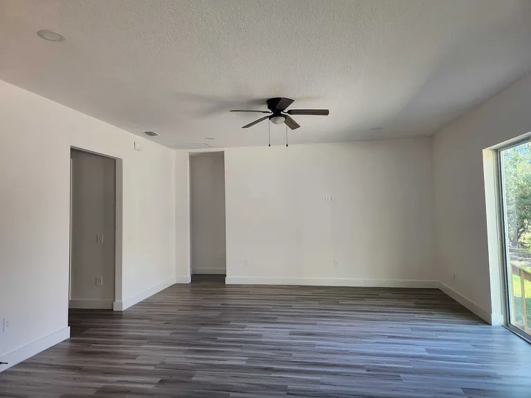 9 Dusty Miller Ct — Photo 6