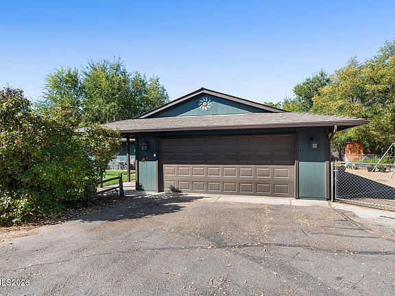 3rd image of 4400 Gentry Ln