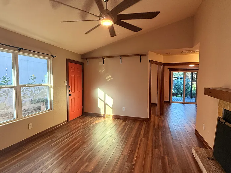 10513 Archdale Dr — Photo 11