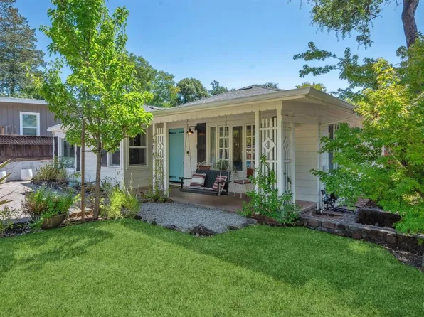 104 Bernhard Avenue, Sonoma, CA 95476