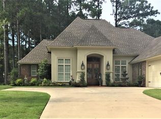 15 Club Dr, Natchez, MS 39120