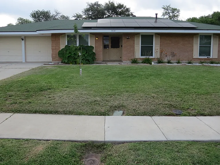 7410 Castle Crown — Photo 1