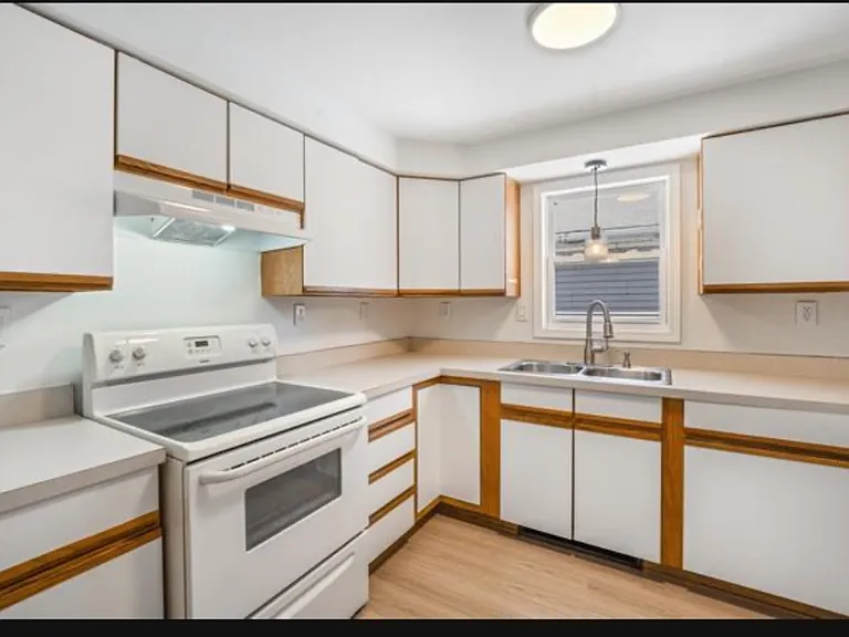 334-336 Halladay St #2 — Photo 10