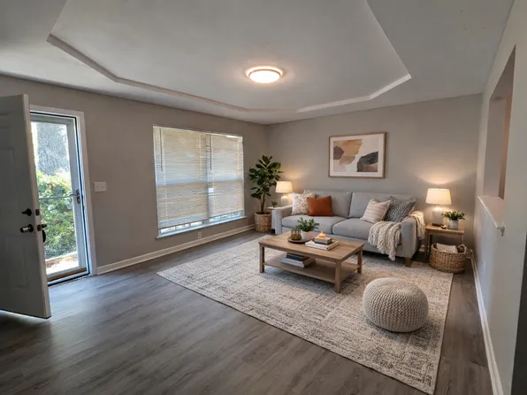 2335 Grants Pkwy, Florissant, MO 63031