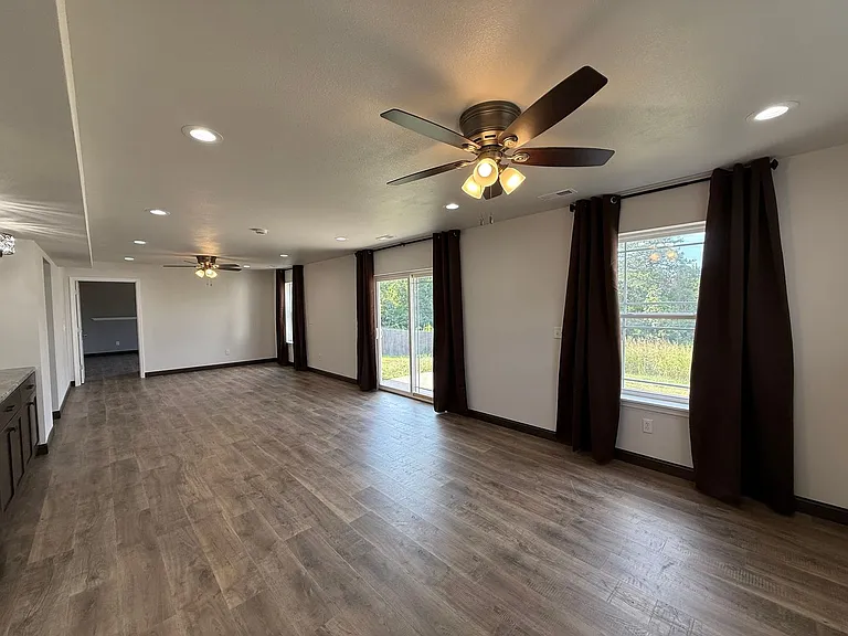 185 Bald Cypress Ct — Photo 31