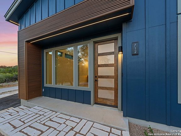 2nd image of 712 Firefly Dr.