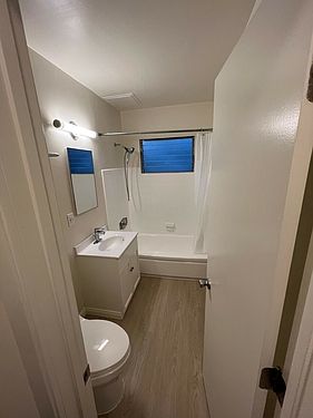 5th image of 4112 Grandview Dr #1