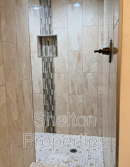 523 E Malibu Dr — Photo 14