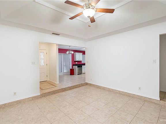 2nd image of 1911 Laurel Oak Way