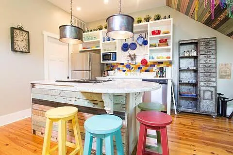 703 Louisa St — Photo 4