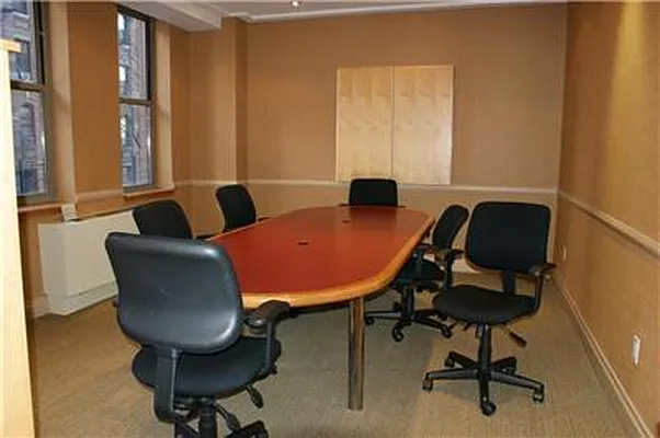 Sold by R New York | media 14