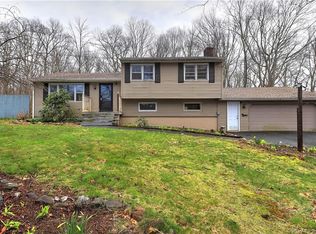 26 Arbor Rd, Monroe, CT 06468