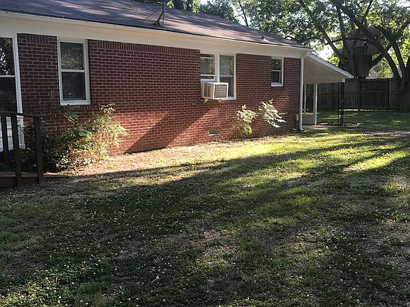 2nd image of 130 Murrell St