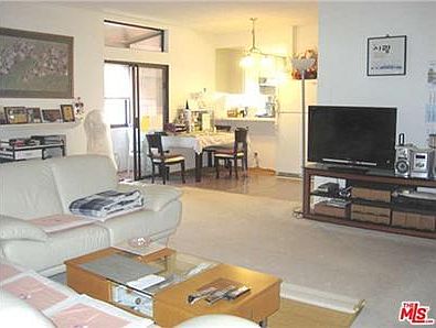 5th image of 729 S Hobart Blvd APT 39