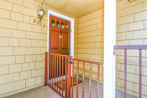 4th image of 2031 S Canfield Ave