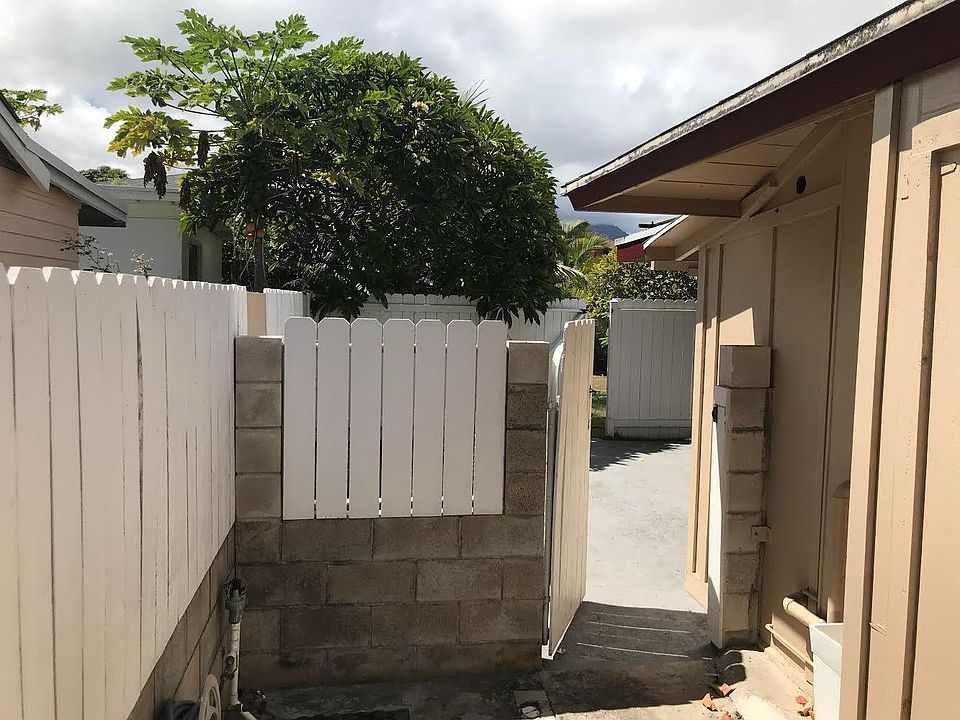1st image of 821 Maluniu Ave #2