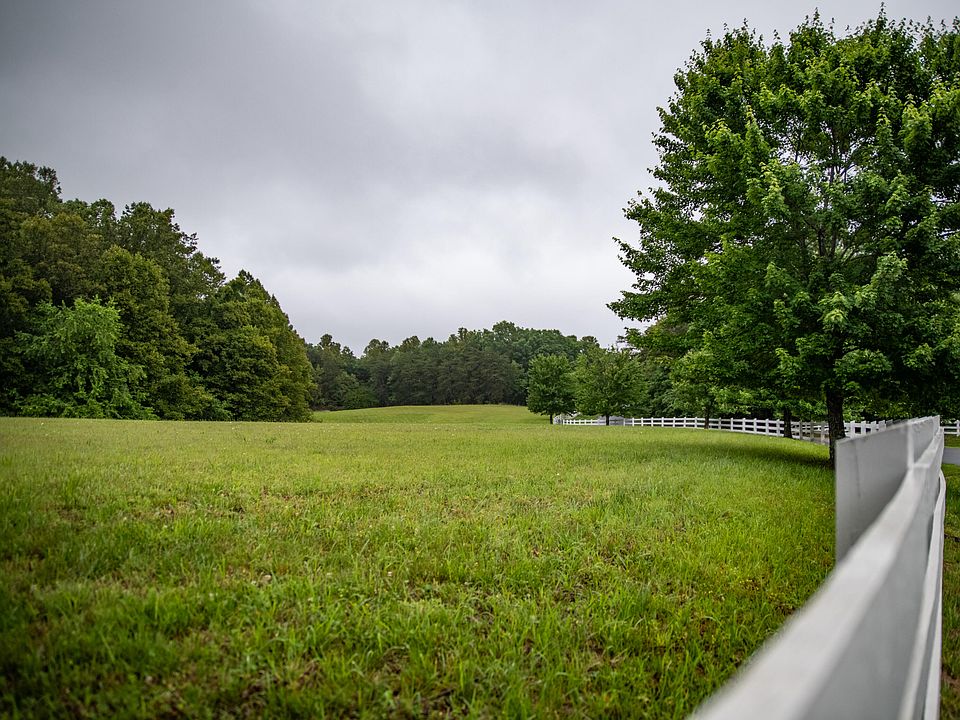 1st image of 92 Boardwalk Dr