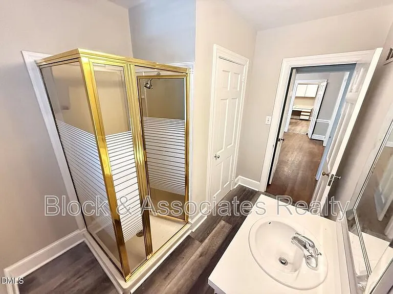 2667 Davis St — Photo 16