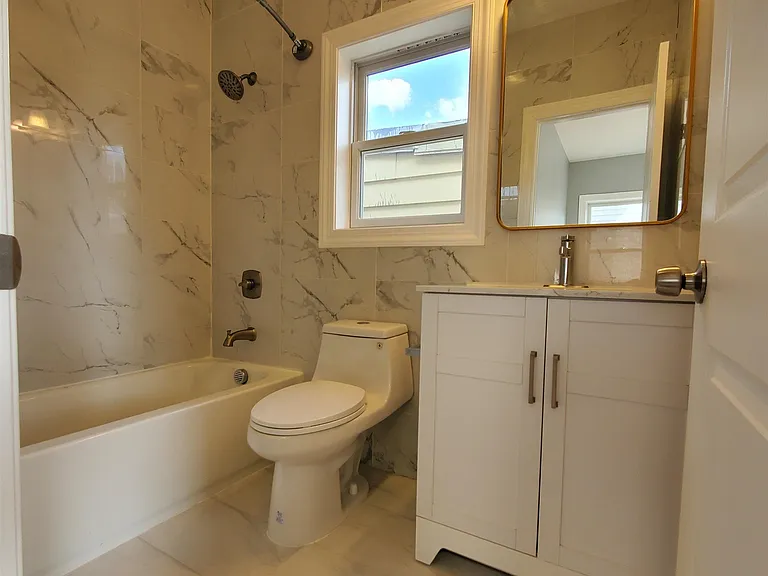 84 Andrew St #2 — Photo 11