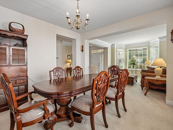 4th image of 17 Riverwatch Ln