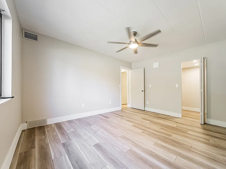 Trenton Place Apartments — Photo 28