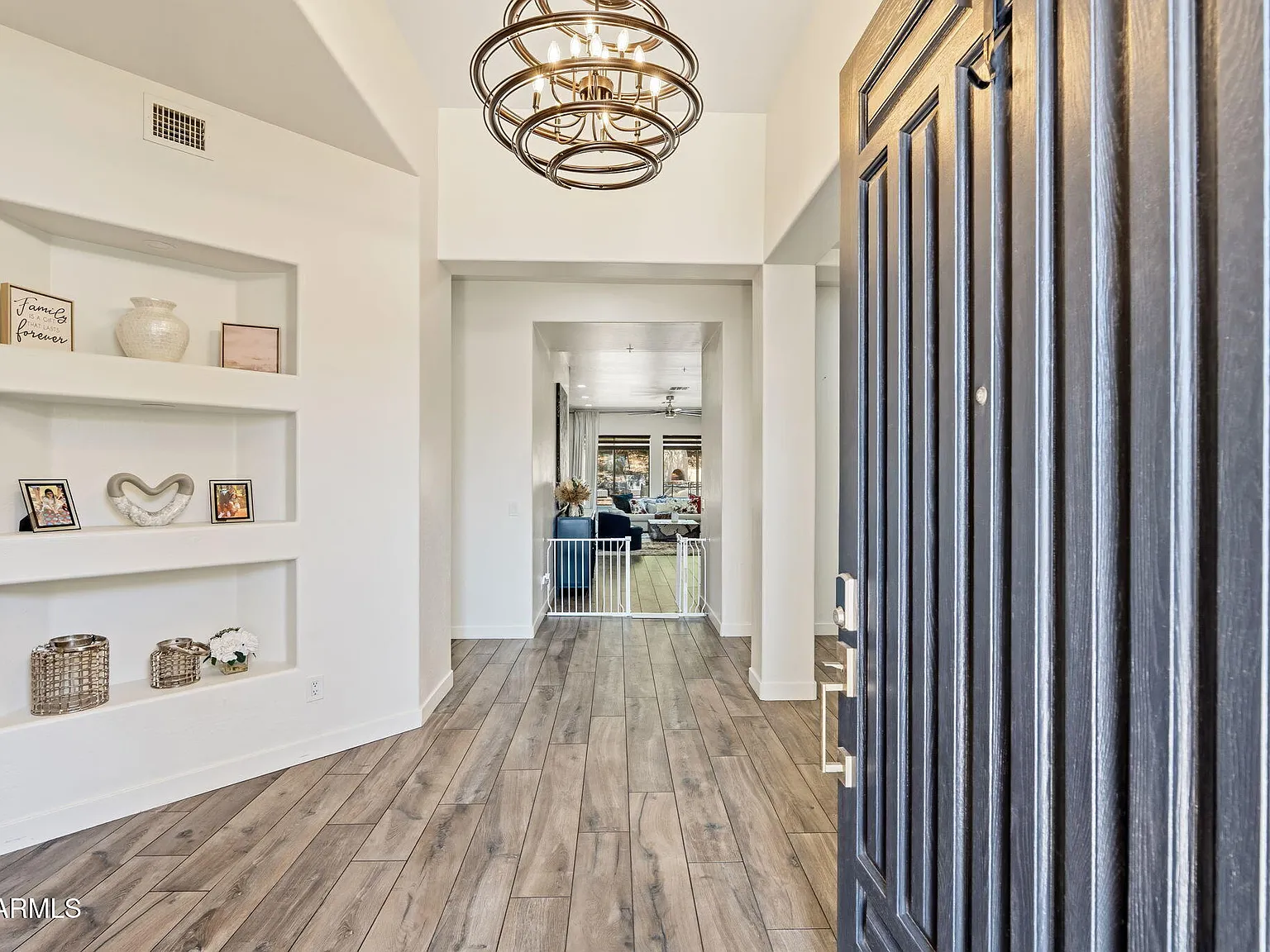 4 bed, 3.0 bath, 2994 sqft, $9,000 — Photo 3