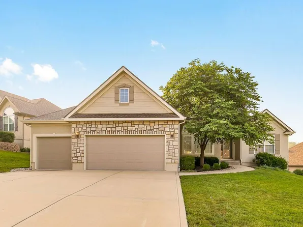 1601 Bernadine Dr, Liberty, MO 64068