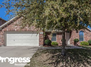 693 S Heights Dr, Crowley, TX 76036