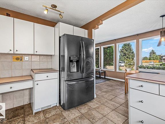 4th image of 135 Homestead Cres NW